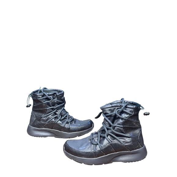 Women's Nike Tanjun boot size 7 - Picture 1 of 6